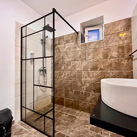 Modern Apartment Near Tineretului Park Apartment Bucharest